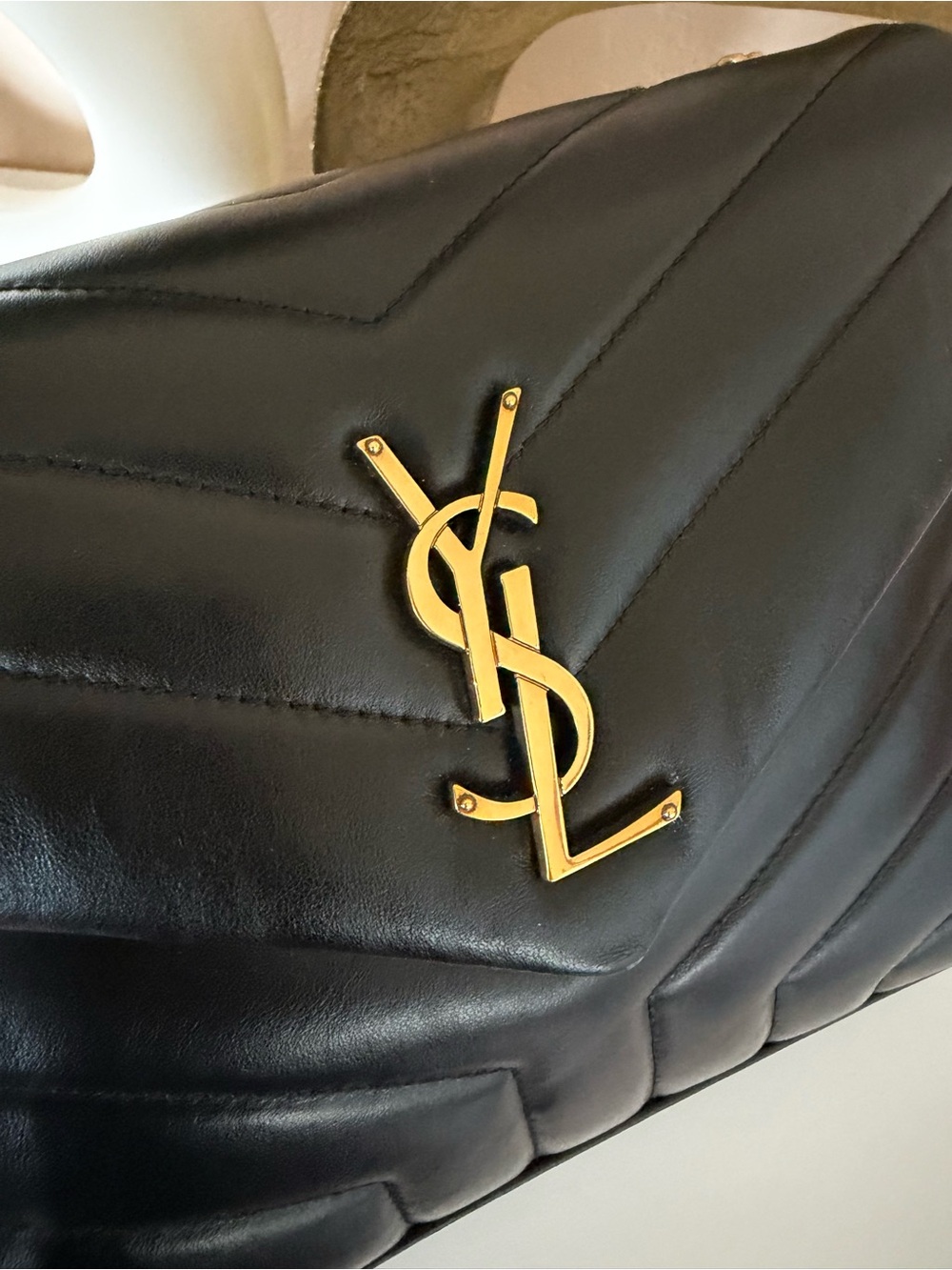 Authentic Saint Laurent Small Loulou Black Quilted Leather Shoulder Bag - Picture 7 of 10